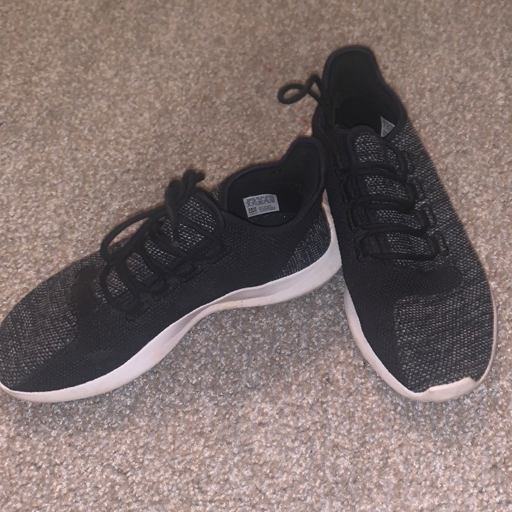 Adidas shoes. Mens size 6. Womens 7.5. Good condition.